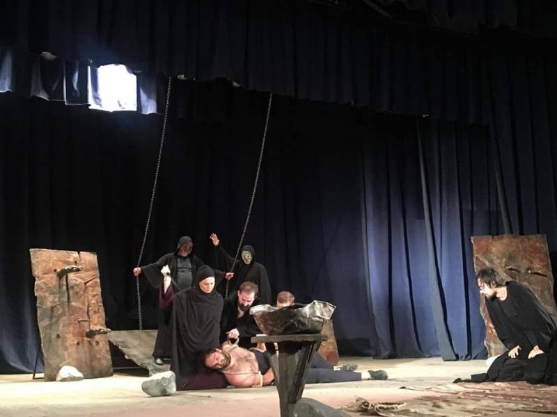 მაყურებელს შოთა რუსთაველის თეატრის მსახიობებმა დაუვიწყარი წარმოდგენა აჩვენეს